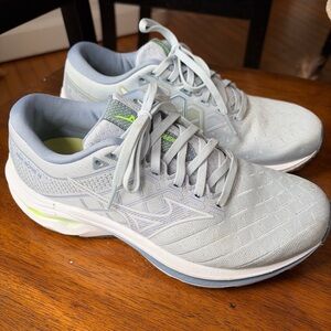 Women's Light Gray Running Shoes